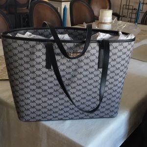 Michael Kors tote